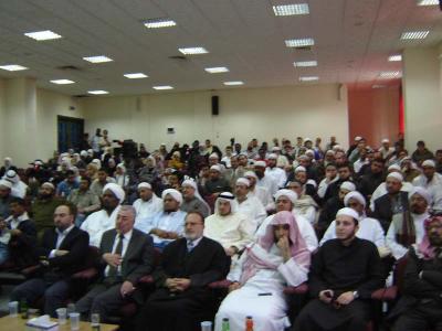 جانب من الحاضرين في الندوة