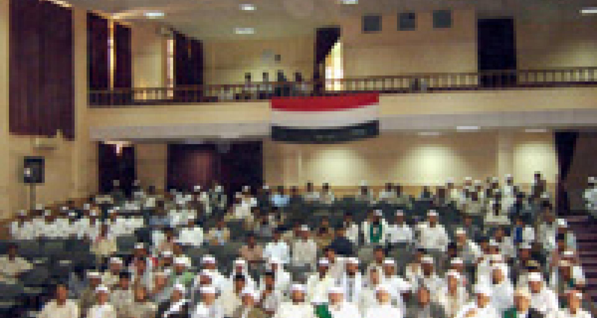 جانب من الحضور في المركز الثقافي بعتق جانب من الحضور في المركز الثقافي بعتق